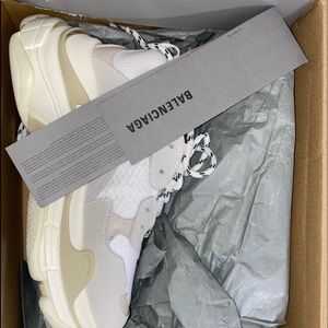 Balenciaga Triple S 39